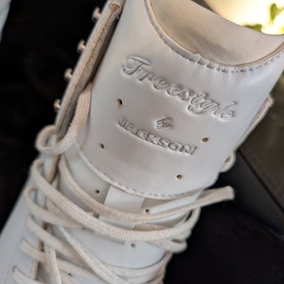 Jackson Freestyle Misses Fusion Figure Skates, Model FS2191 Intermediate Skills - Picture 9 of 11